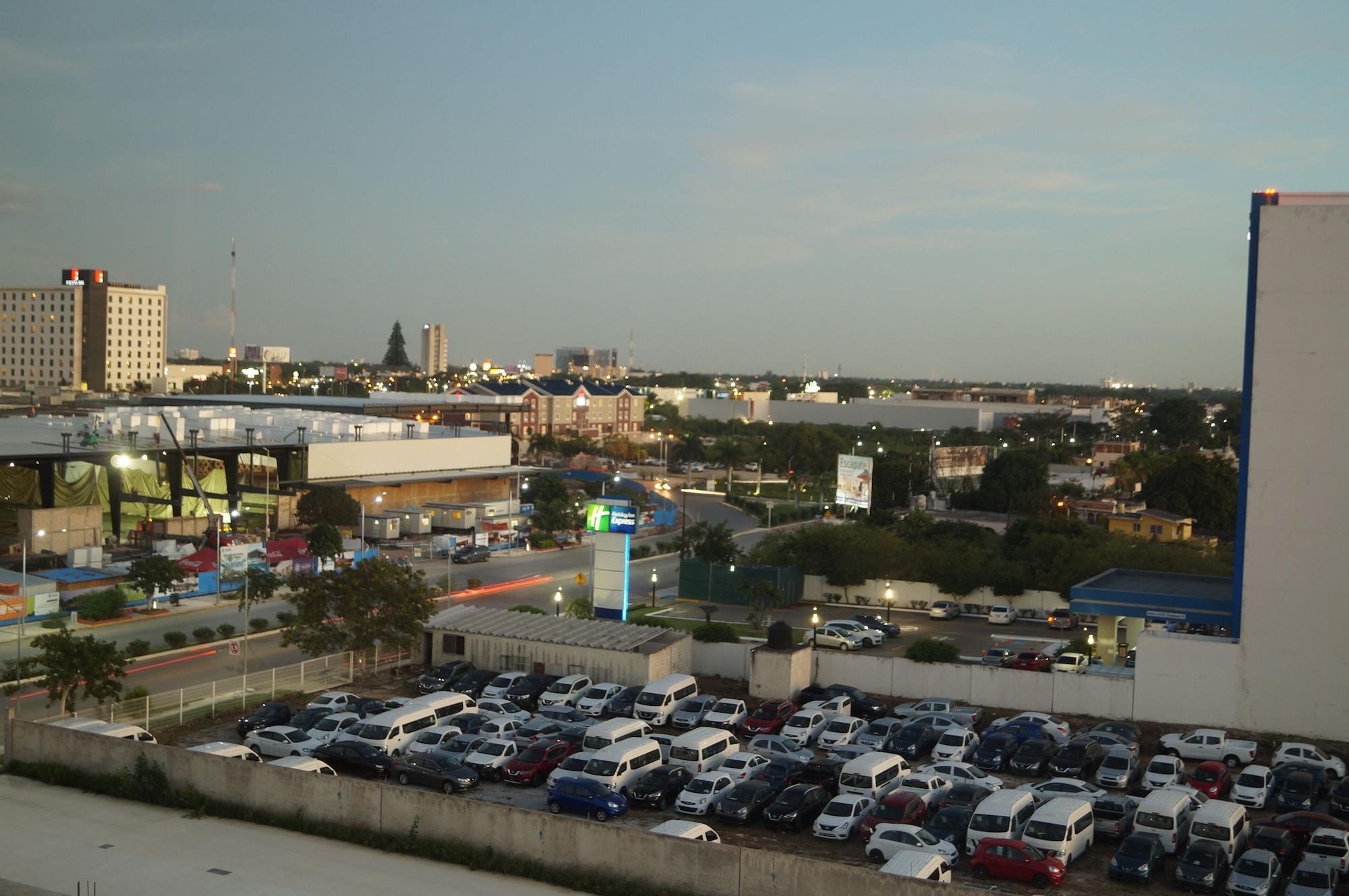 Hampton Inn By Hilton Mérida Extérieur photo