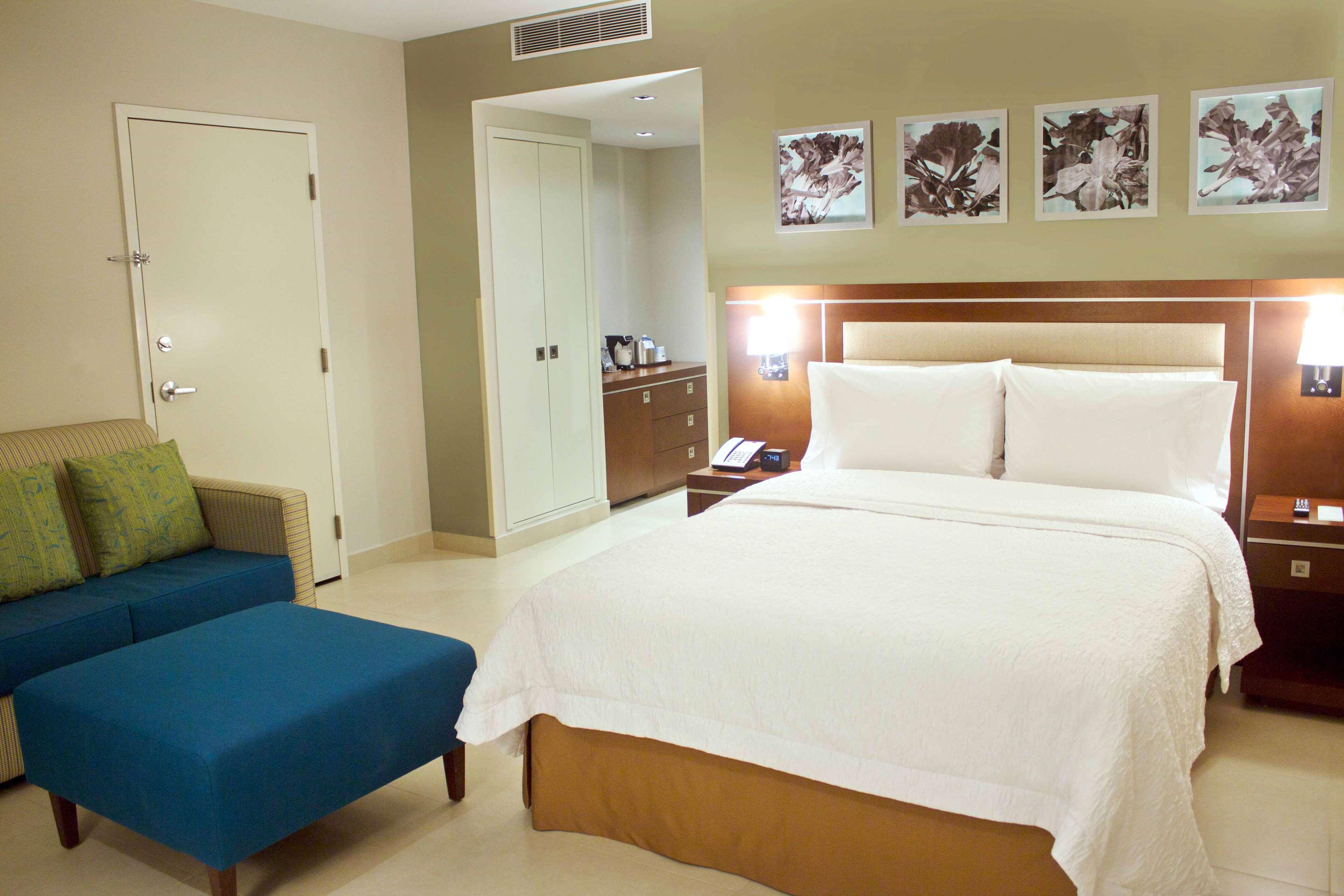 Hampton Inn By Hilton Mérida Extérieur photo