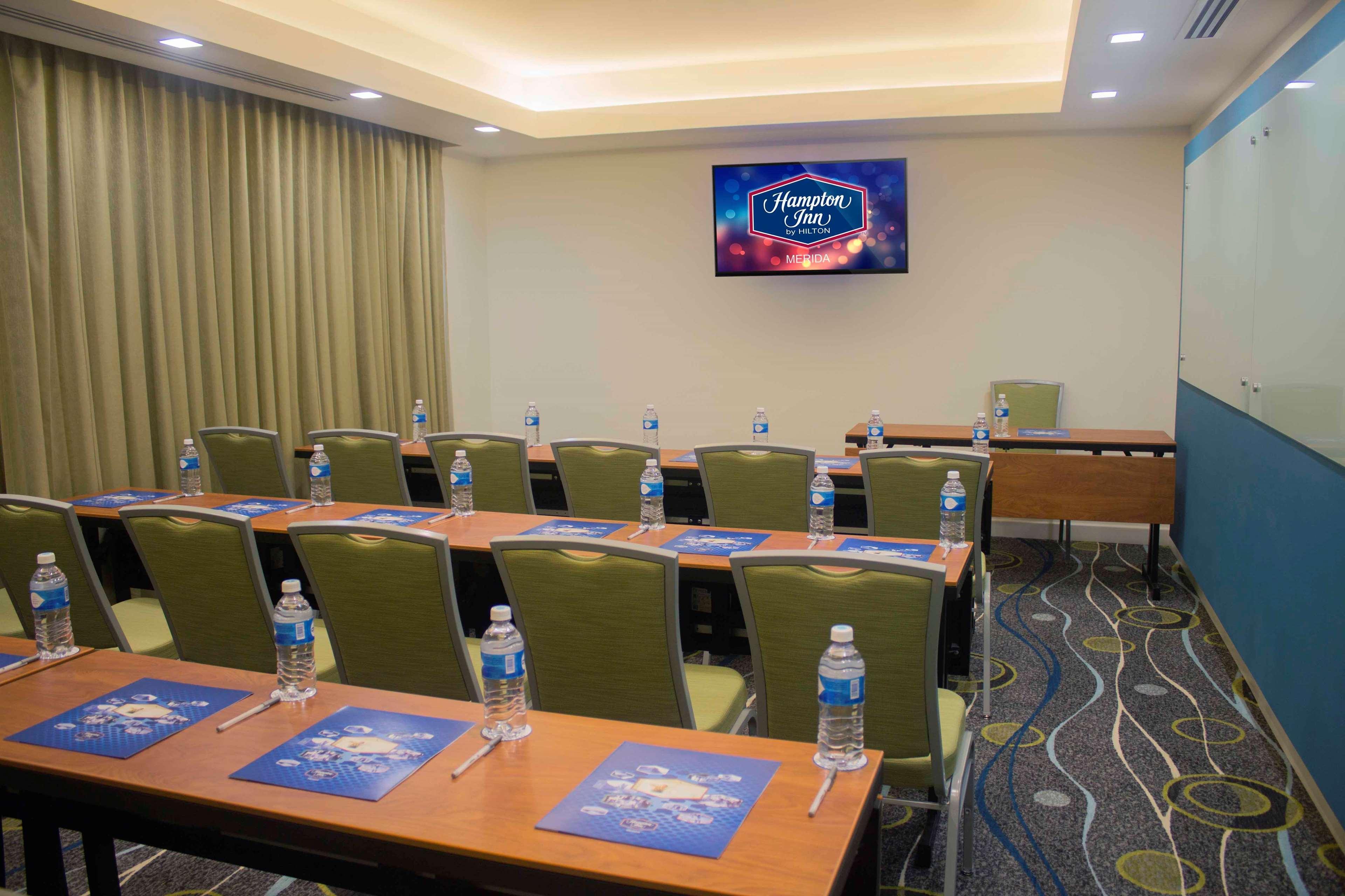 Hampton Inn By Hilton Mérida Extérieur photo
