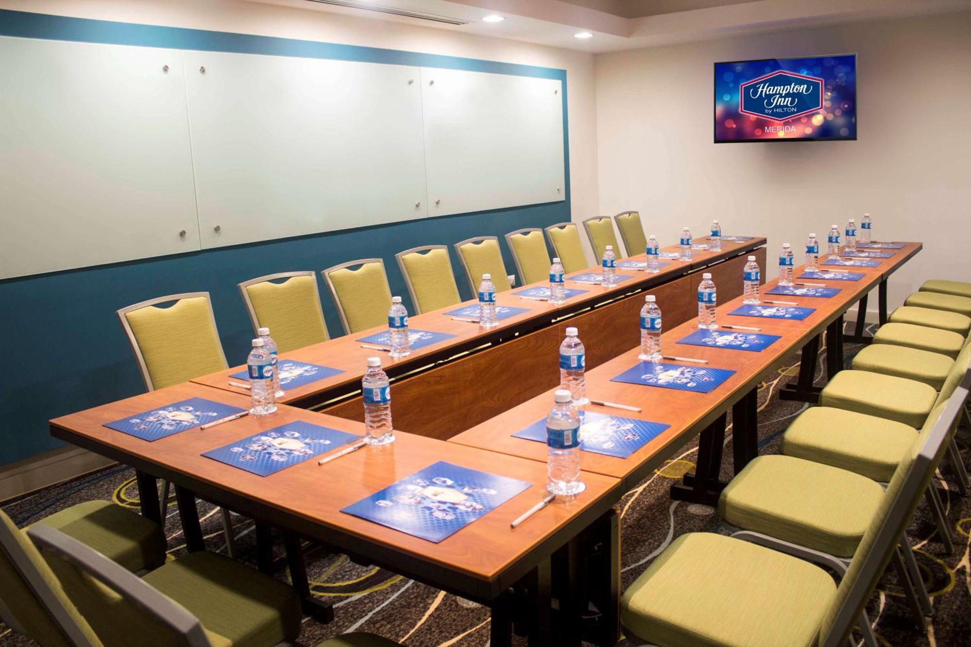 Hampton Inn By Hilton Mérida Extérieur photo