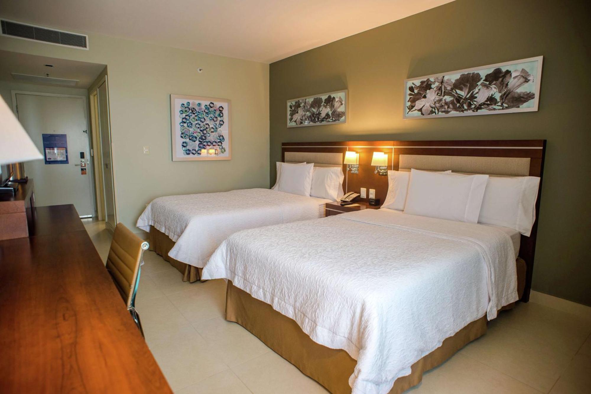 Hampton Inn By Hilton Mérida Extérieur photo