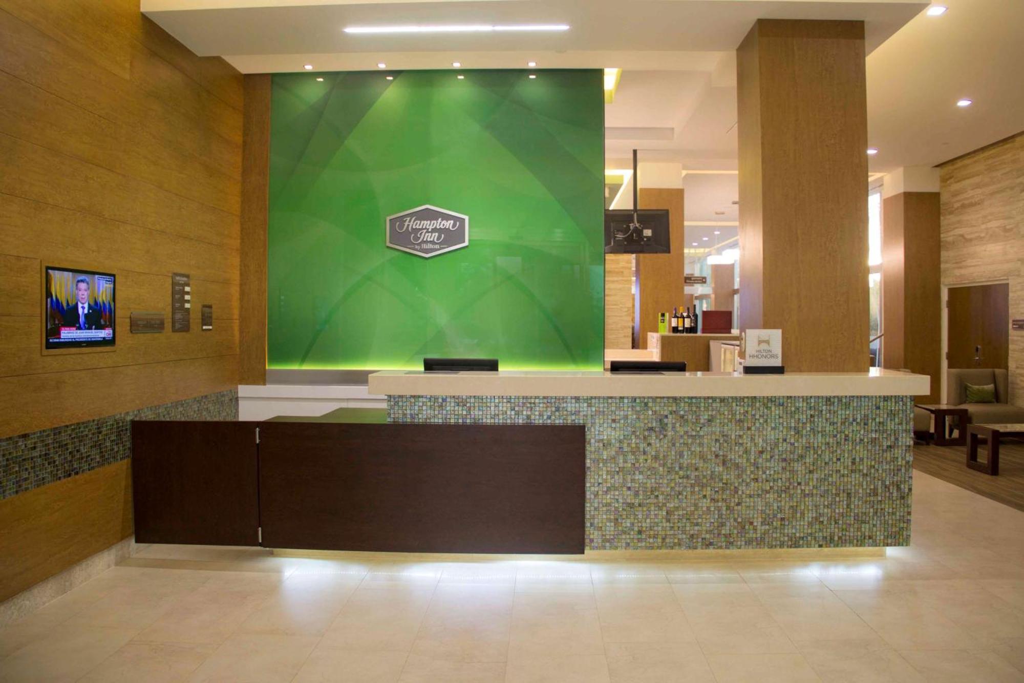 Hampton Inn By Hilton Mérida Extérieur photo