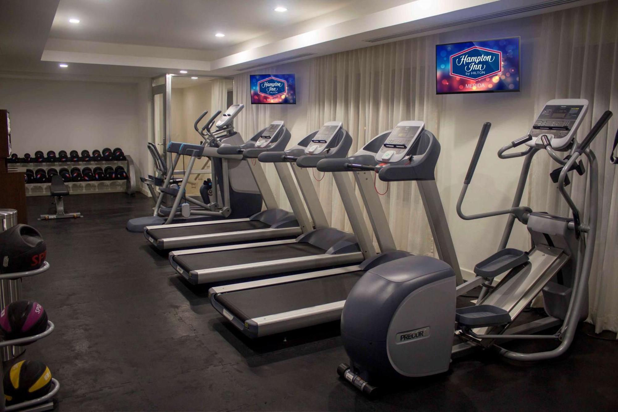 Hampton Inn By Hilton Mérida Extérieur photo